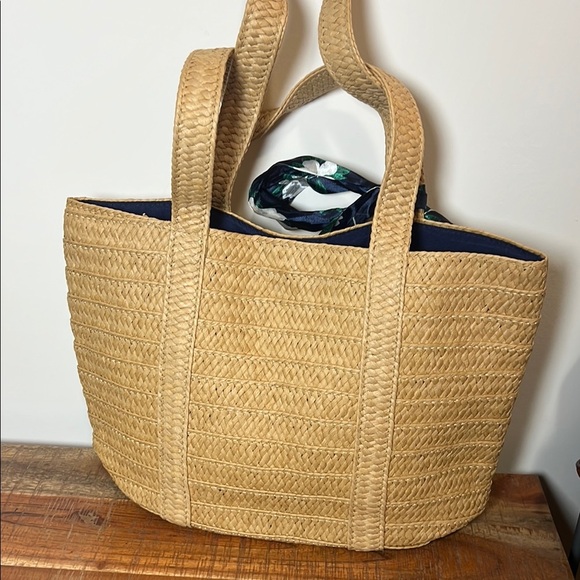 Elegant Draper James Summer Straw Bag with Blue Floral Scarf - Picture 5 of 7